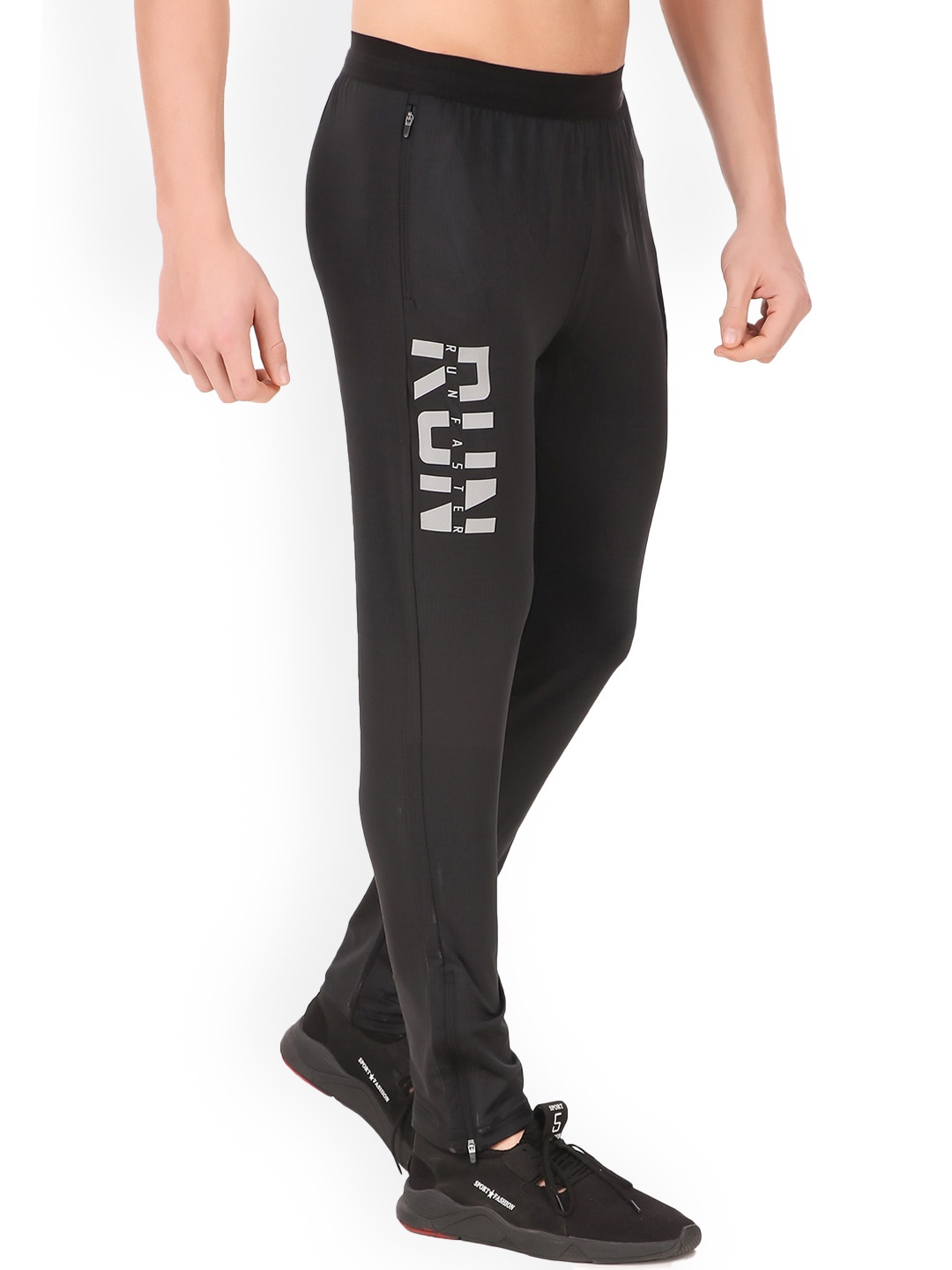 

REDESIGN Men Activewear Stretchable Dry-Fit Track Pant, Black