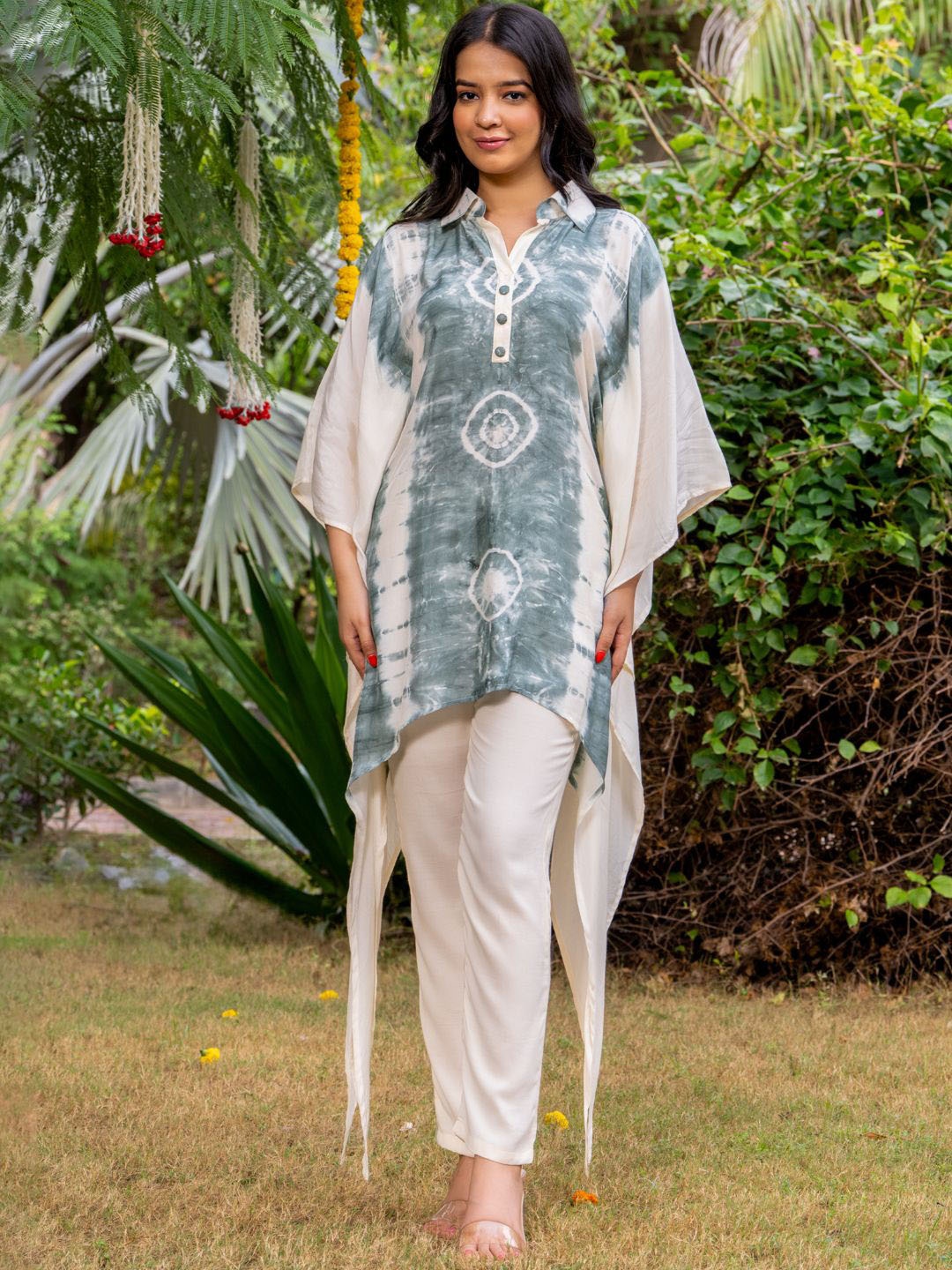 

HOUSE OF JAMOTI Ethnic Motifs Printed Shirt Collar Kaftan Kurti With Trousers, Off white