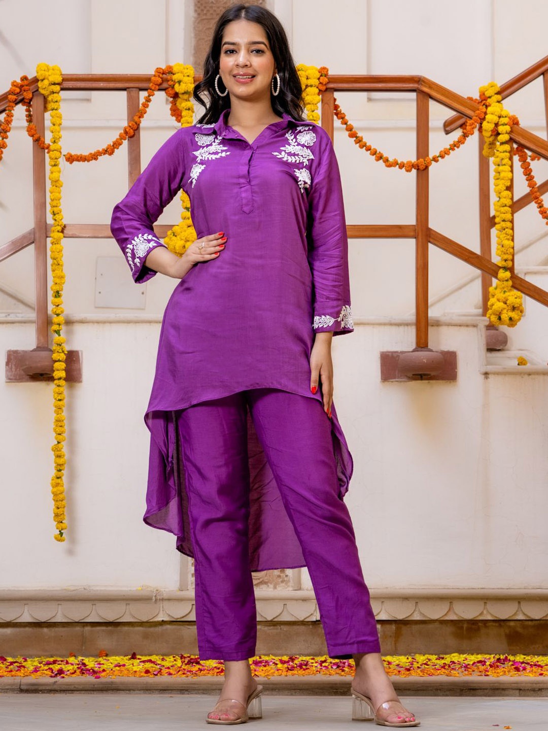 

HOUSE OF JAMOTI Floral Embroidered Silk Crepe High-Low Hem Fusion Kurti With Trousers, Purple