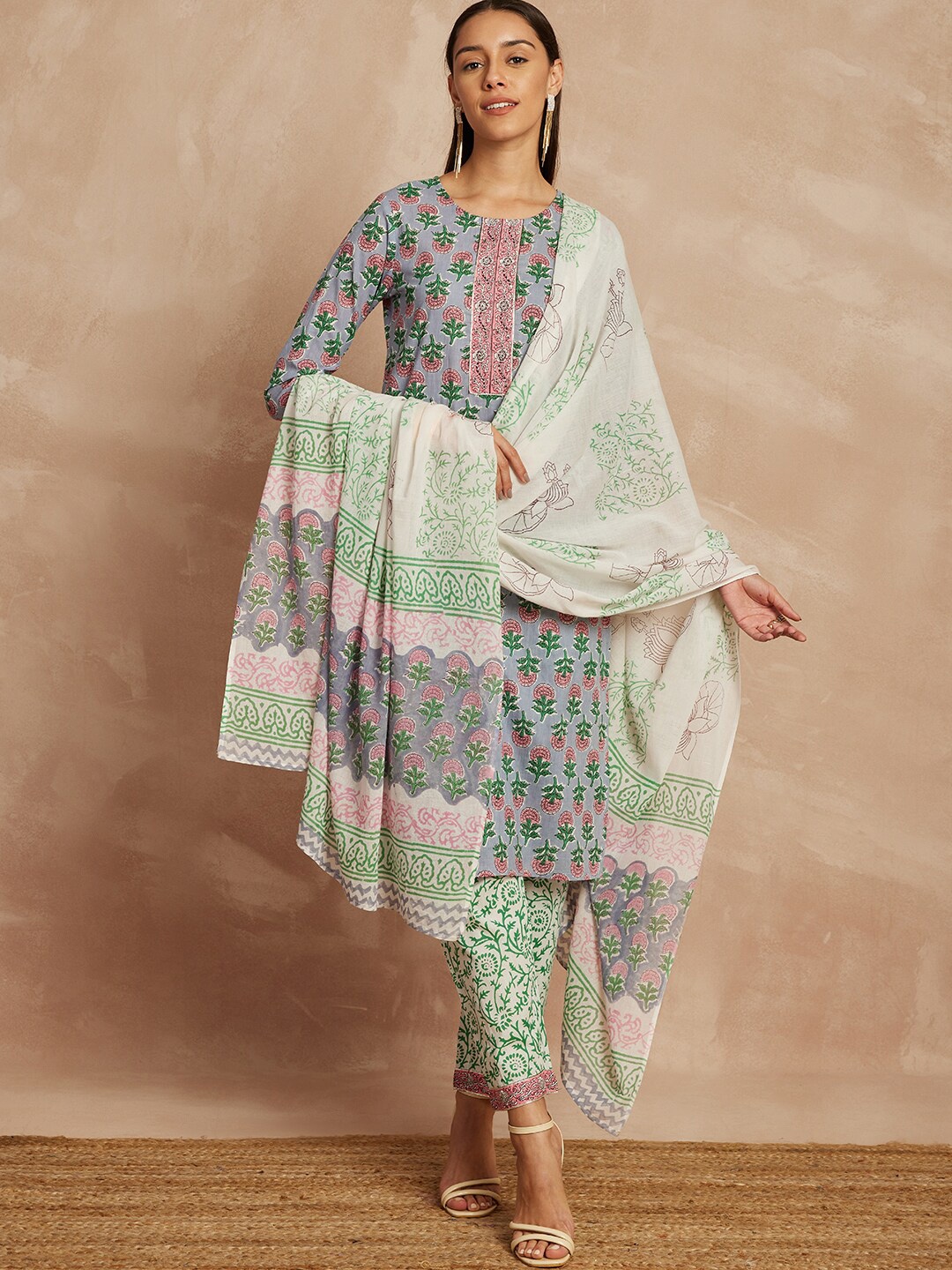 

all about you Grey & Pink Ethnic Motifs Printed Pure Cotton Kurta & Trousers With Dupatta