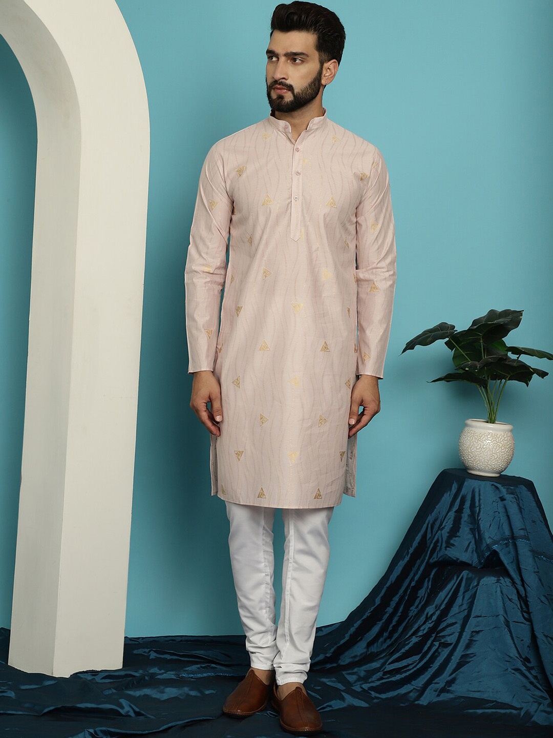 

SOJANYA Ethnic Motif Woven Design Regular Kurta With Churidar, Peach