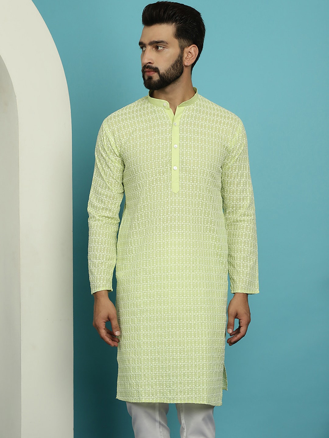 

SOJANYA Geometric Mandarin Collar Pure Cotton Thread Work Kurta, Green