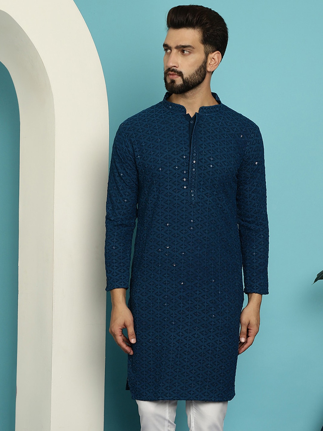 

SOJANYA Geometric Mandarin Collar Pure Cotton Thread Work Kurta, Teal