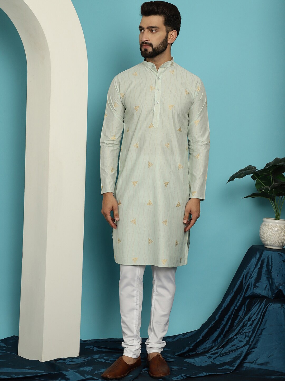 

SOJANYA Geometric Woven Design Straight Kurta with Churidar, Green