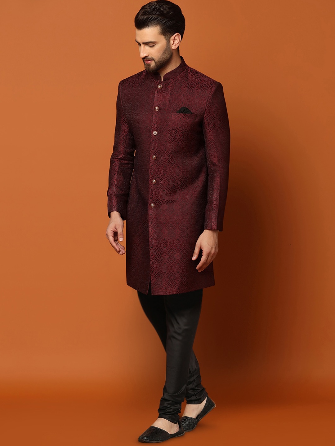 

Kisah Men Sherwani Churidar Set, Maroon