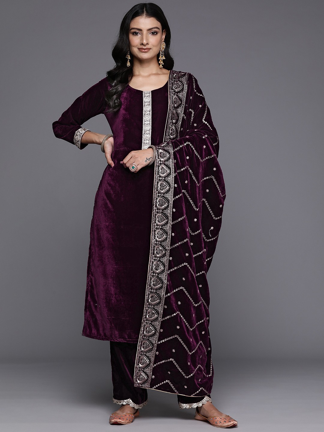 

Libas Regular Sequinned Velvet Kurta with Trousers & Dupatta, Burgundy