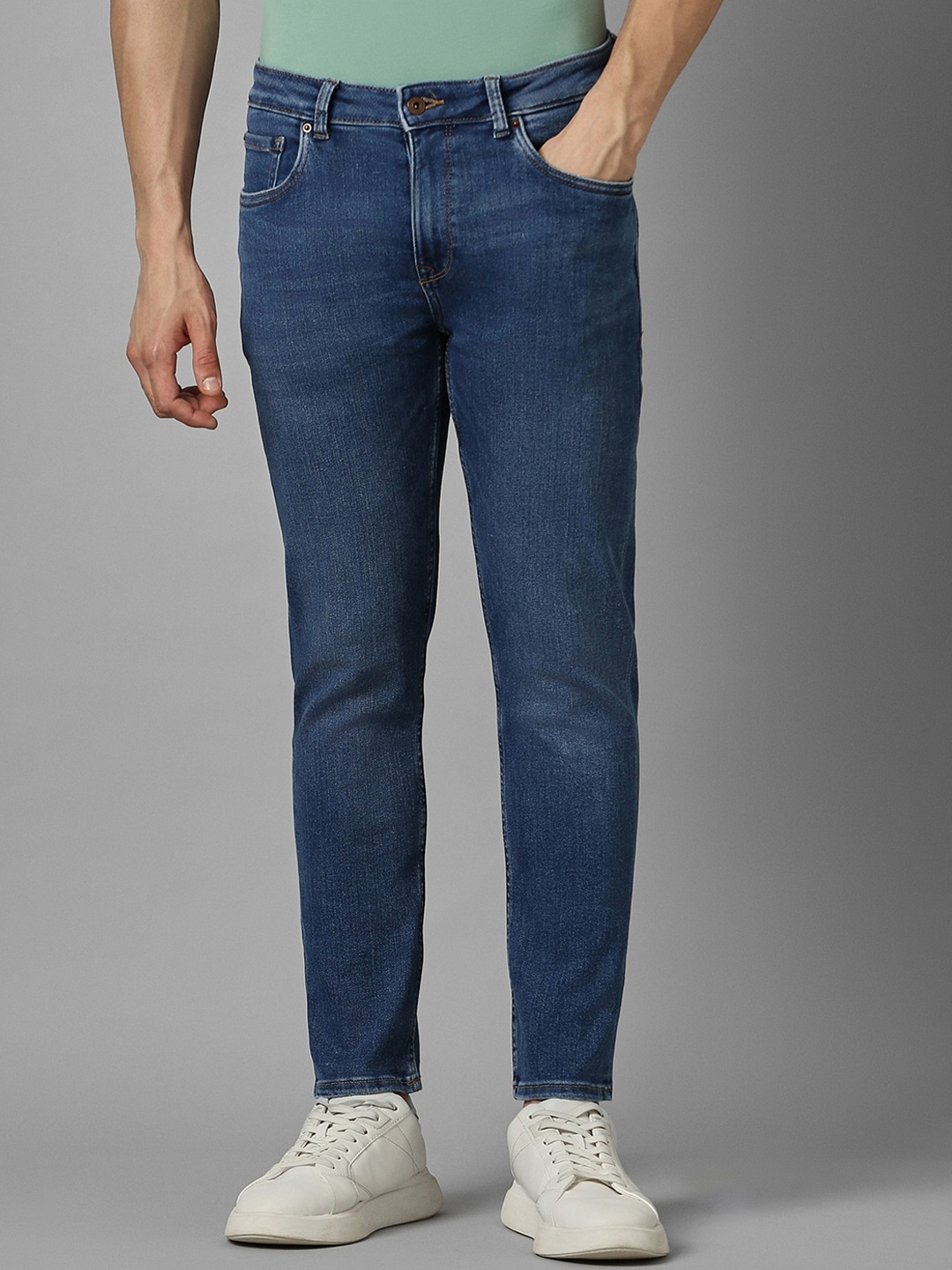 

Louis Philippe Jeans Men Clean Look Light Fade Whiskers and Chevrons Stretchable Jeans, Blue