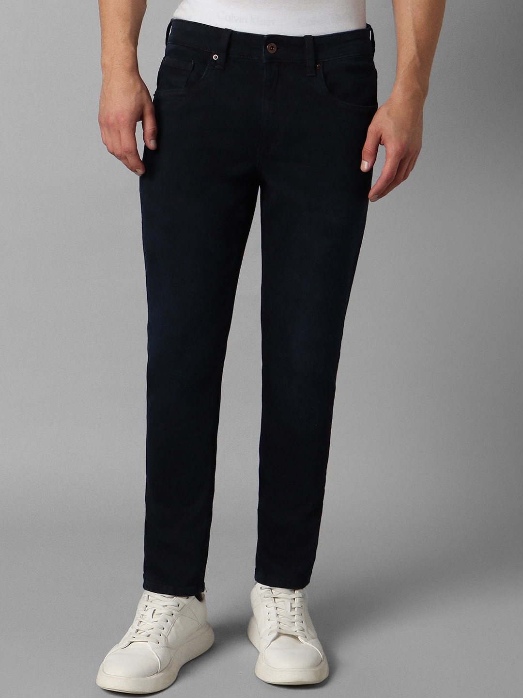 

Louis Philippe Jeans Men Mid-Rise Clean Look Stretchable Jeans, Navy blue