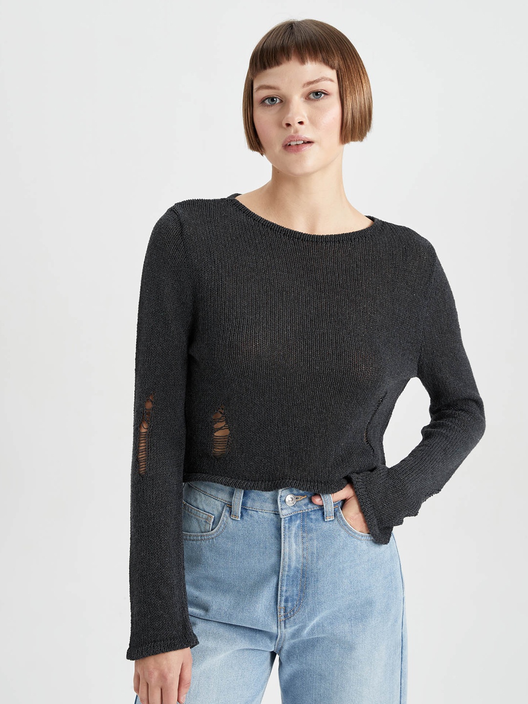

DeFacto Round Neck Crop Pullover, Charcoal