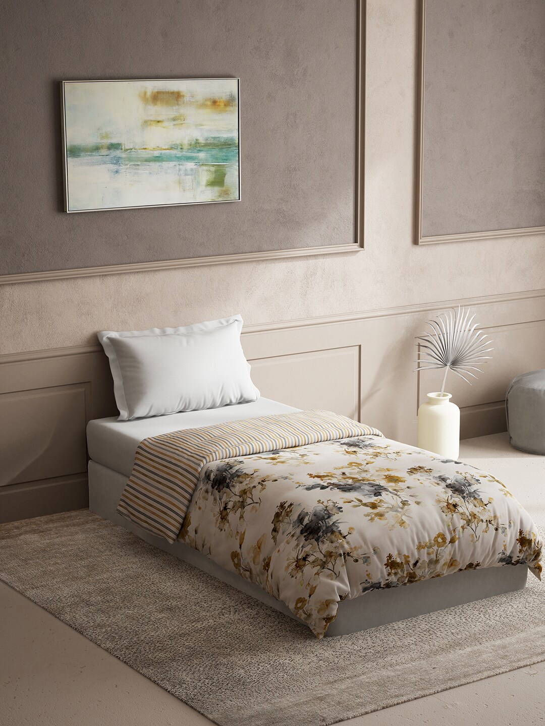 

DDecor Brown & Grey Floral Mild Winter Single Bed Quilt
