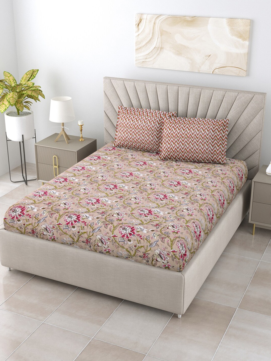 

Salona Bichona Pink & White Floral 120 TC Queen Bedsheet With 2 Pillow Covers