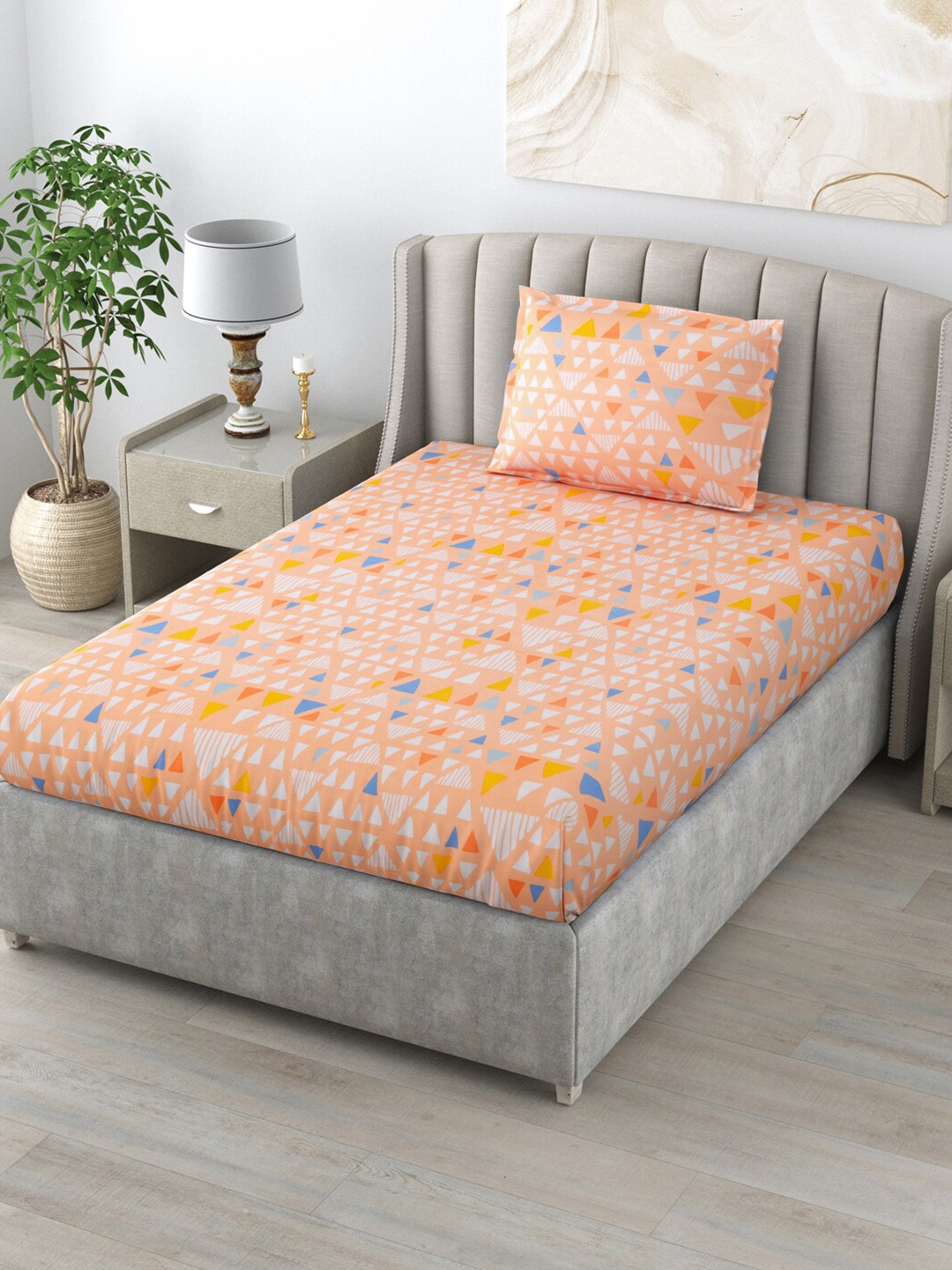 

Salona Bichona Peach-Coloured & White Geometric 144 TC Single Bedsheet & Pillow Cover