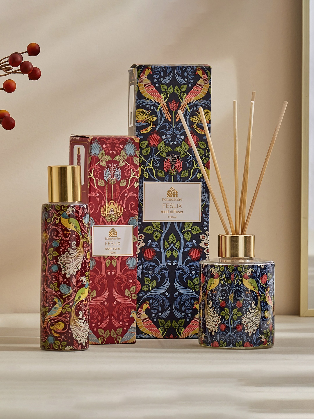 

Home Centre Blue Feslix Adal Glass Scented Reed Diffuser Set