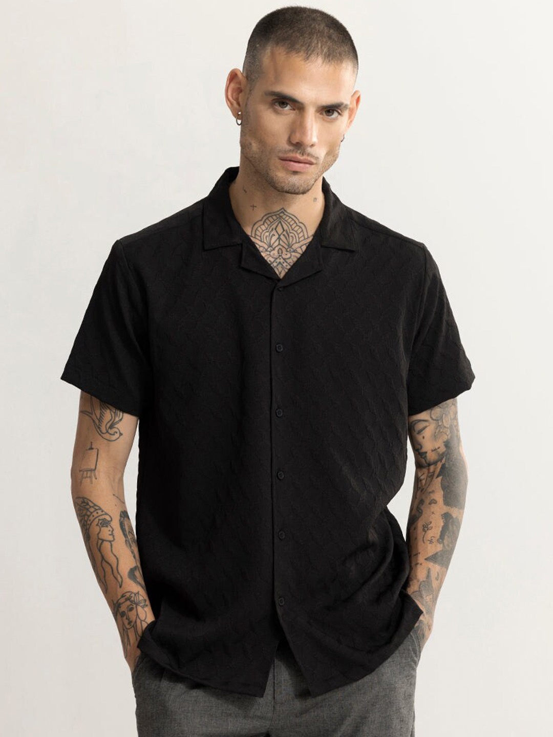 

Snitch Black Classic Boxy Fit Self Design Casual Shirt