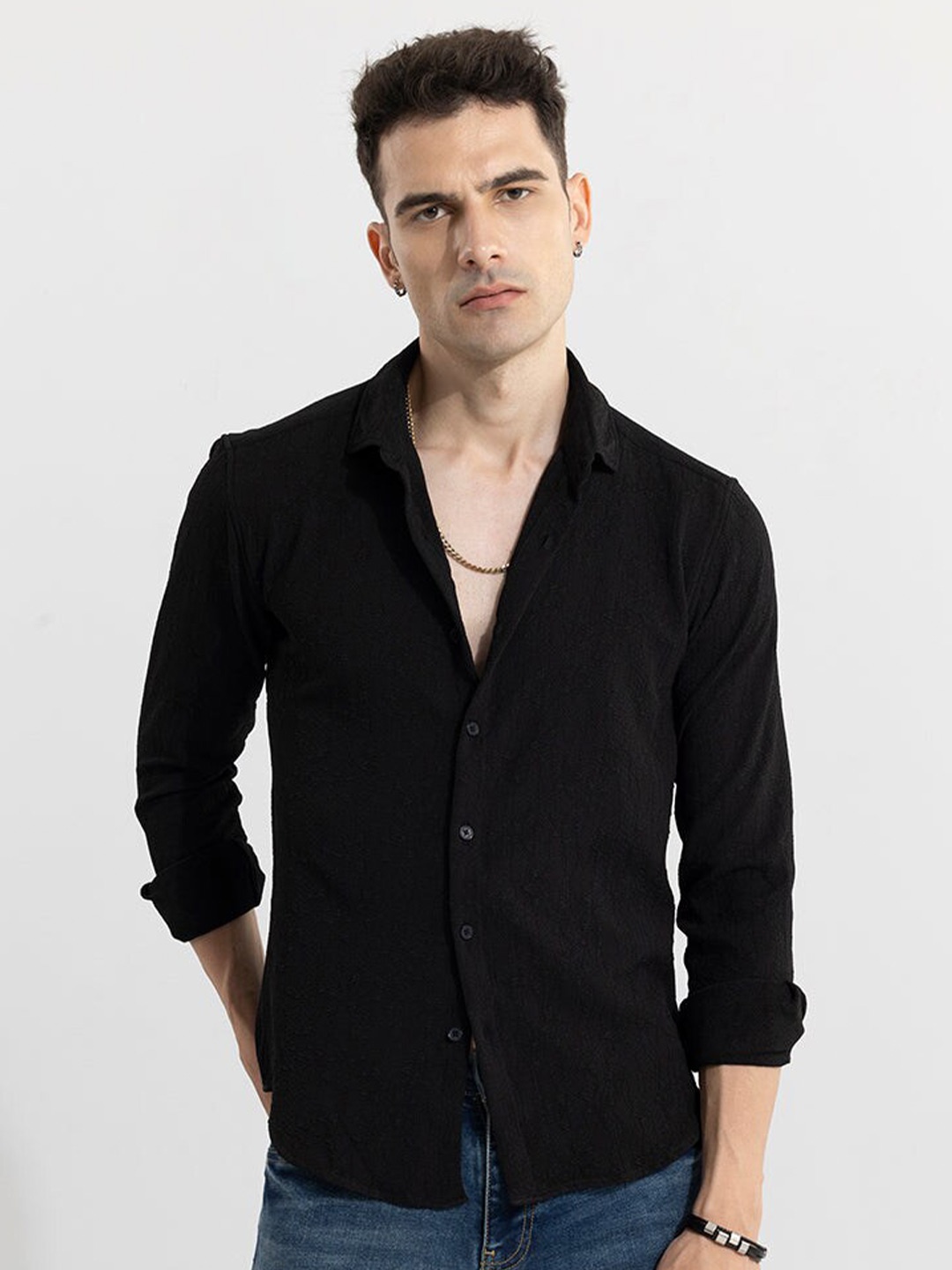 

Snitch Black Classic Slim Fit Floral Self Design Casual Shirt
