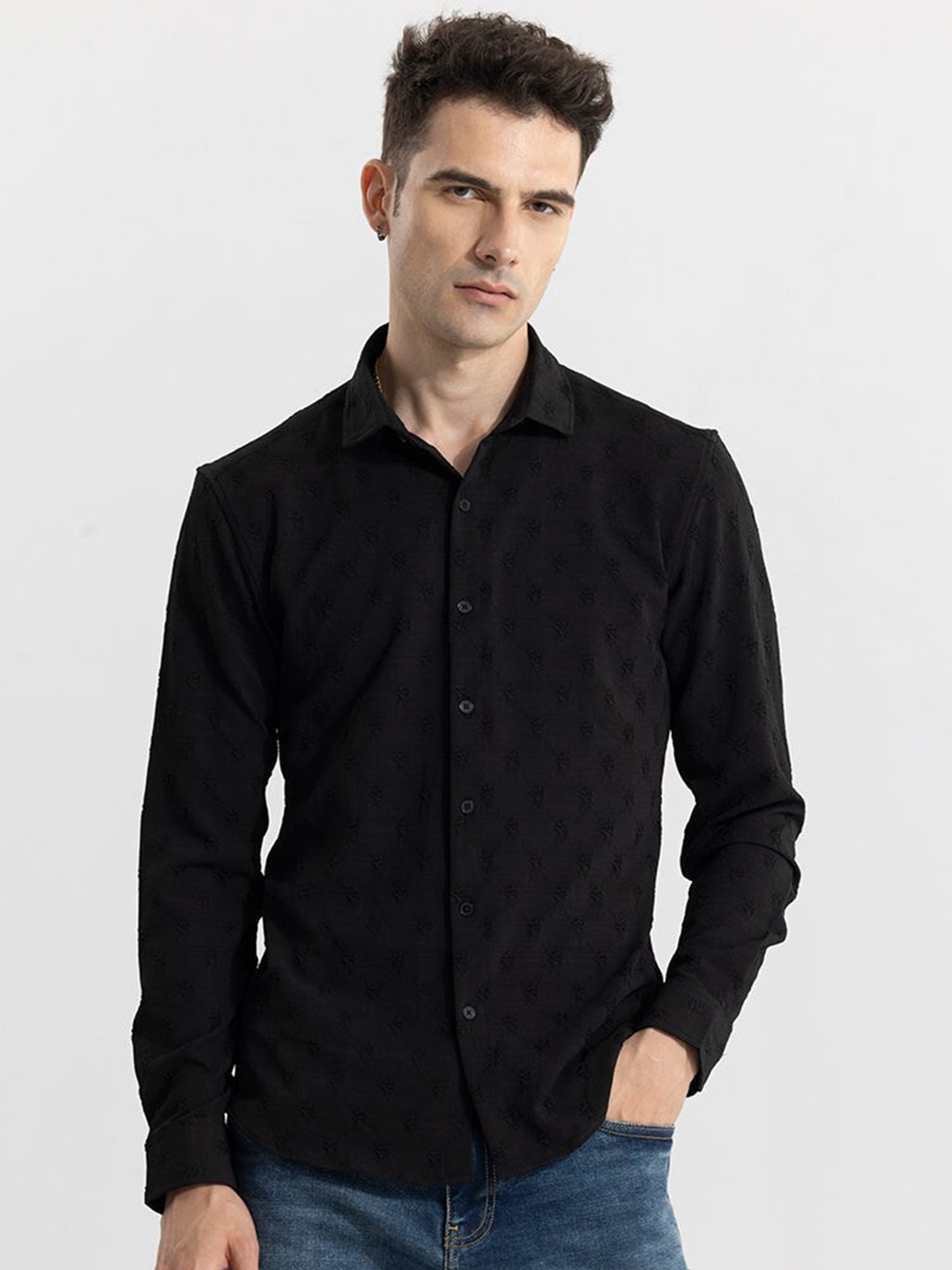 

Snitch Black Classic Slim Fit Floral Self Design Casual Shirt