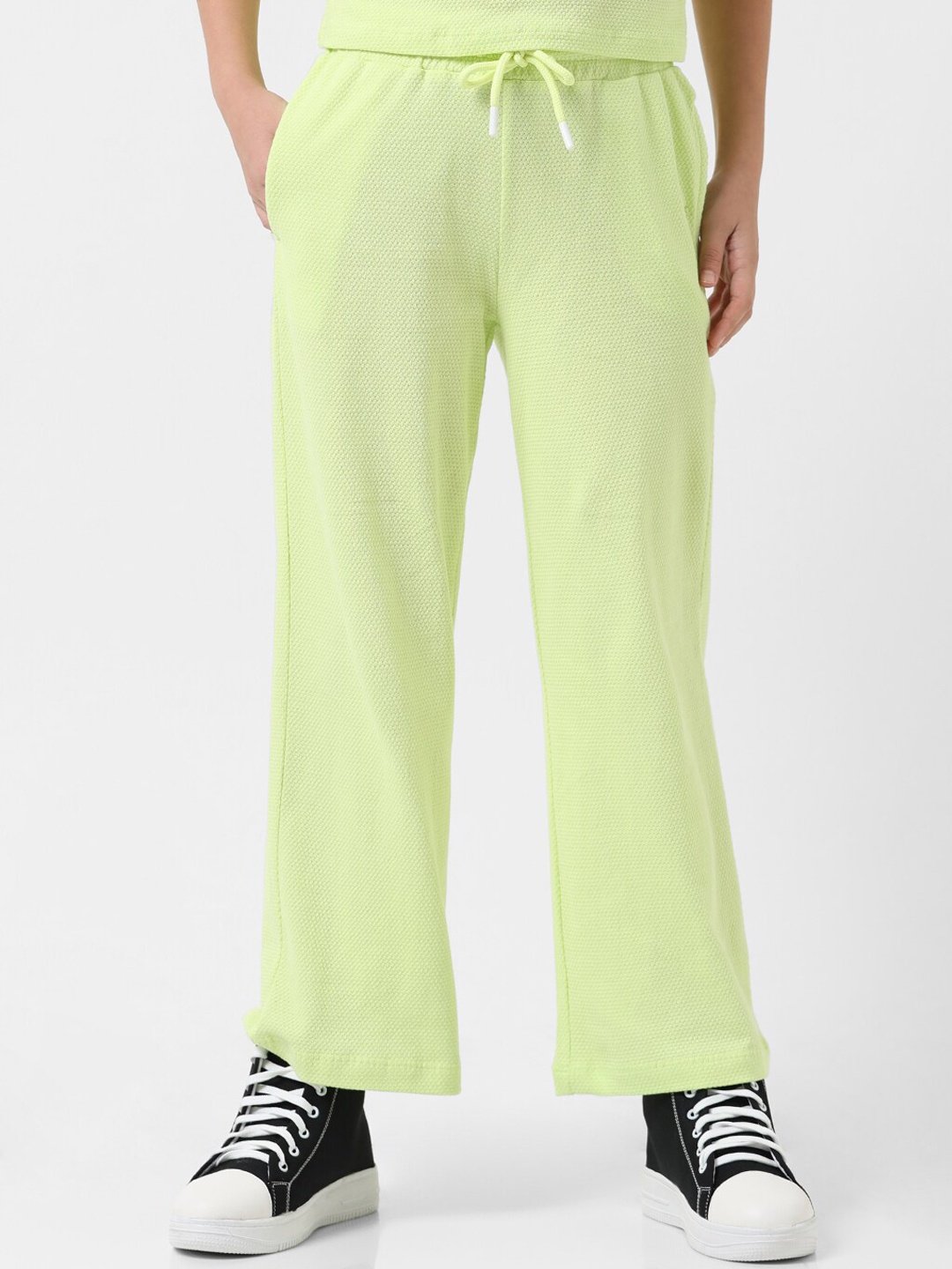 

Vero Moda Girls Mid Rise Plain Cotton Regular Trousers, Green