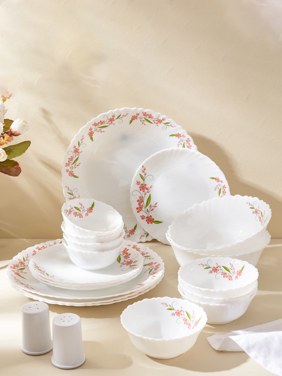 

Home Centre White 20 Pieces Printed Melamine Glossy Dinner Set