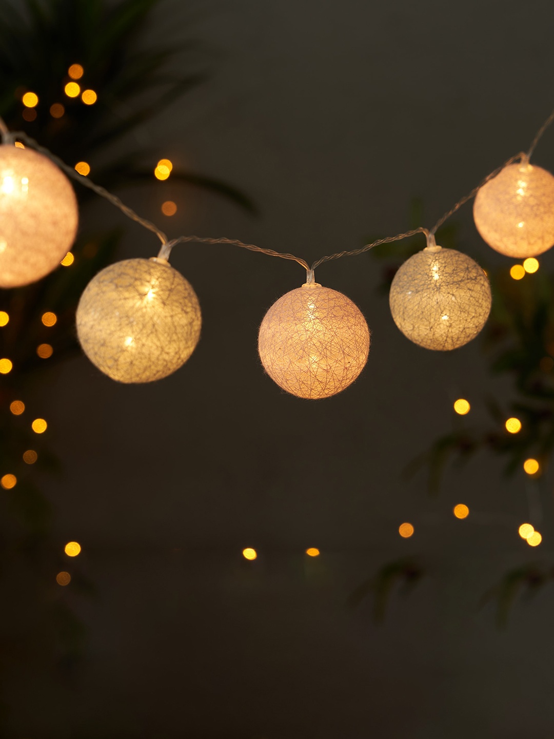 

Home Centre Serena Slice Pink & Grey Ball Fairy String Lights