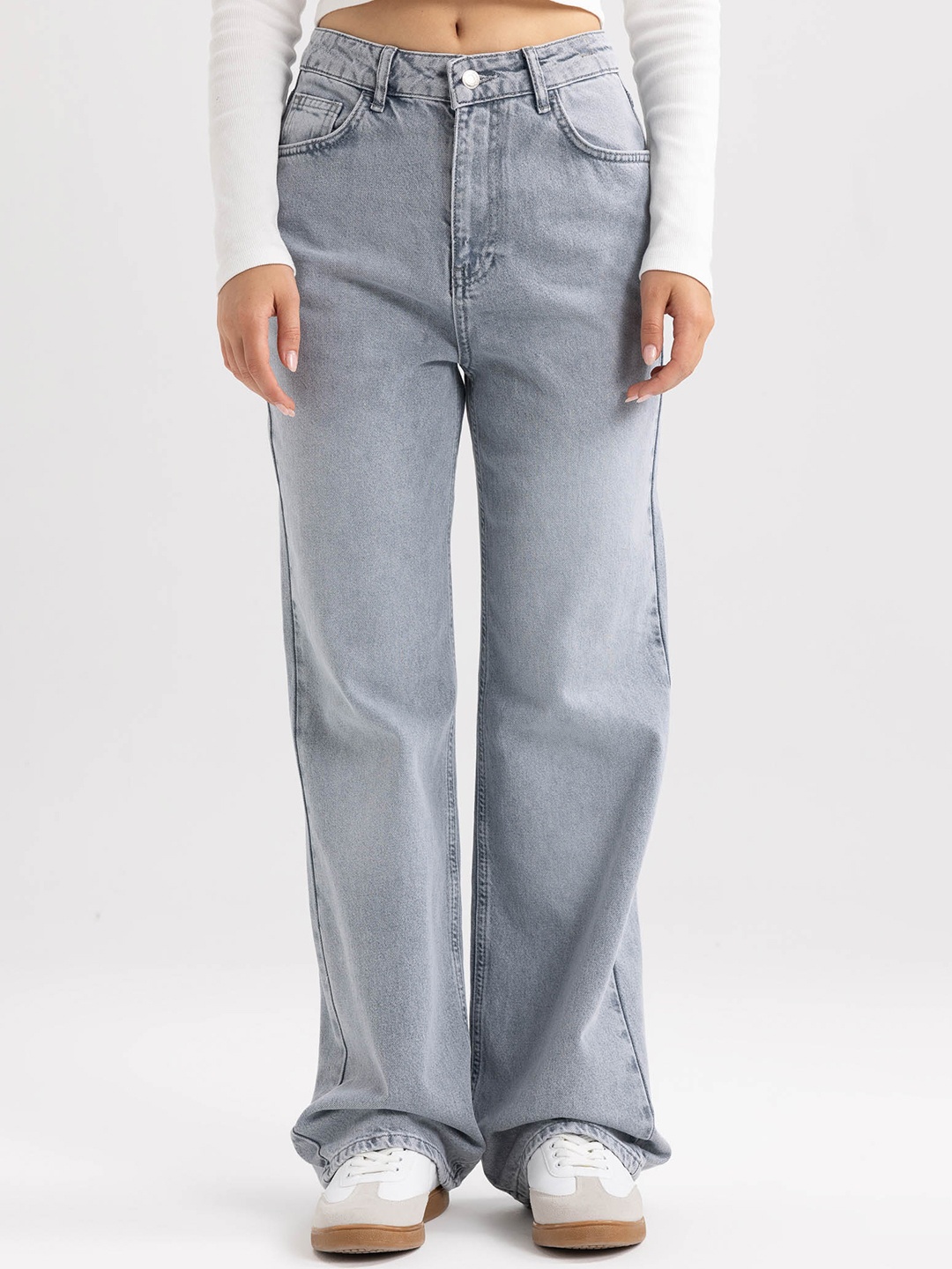 

DeFacto Women Clean Look Light Fade Pure Cotton Jeans, Grey