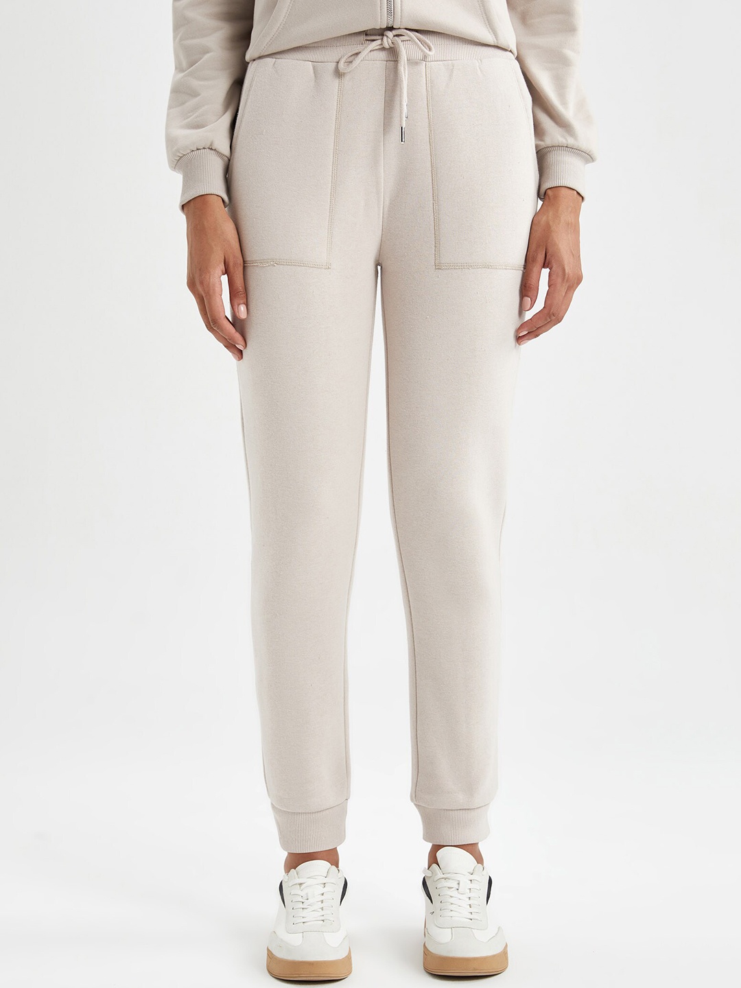 

DeFacto Women Mid-Rise Joggers, Cream