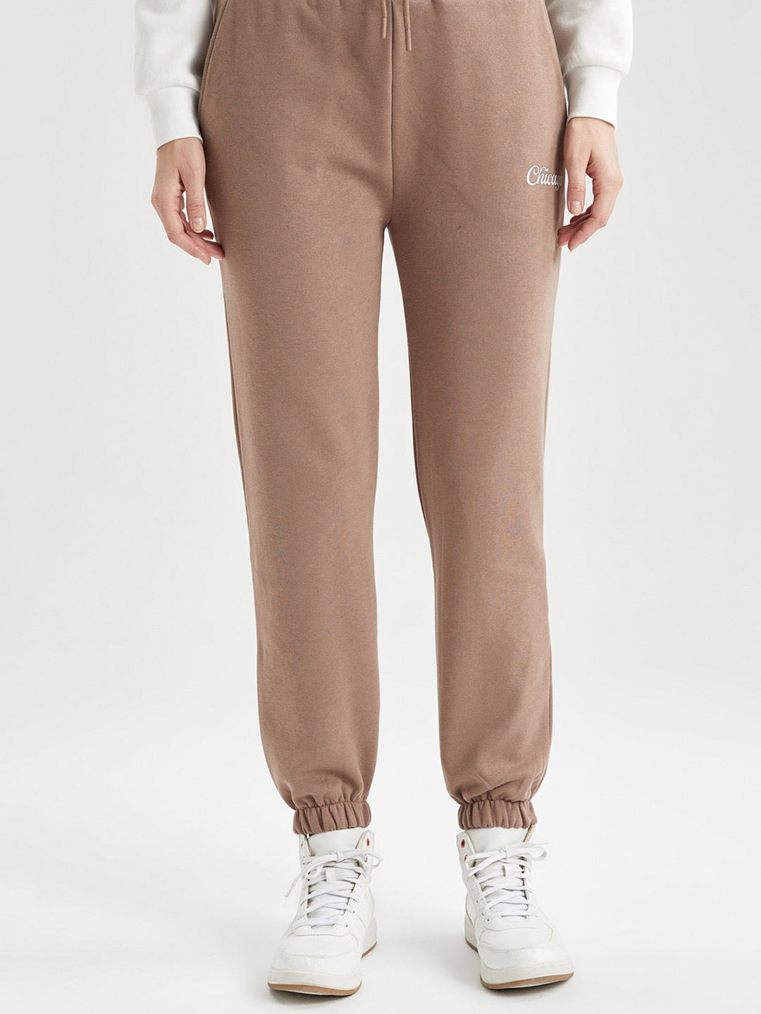 

DeFacto Women Regular Fit Mid-Rise Joggers, Brown
