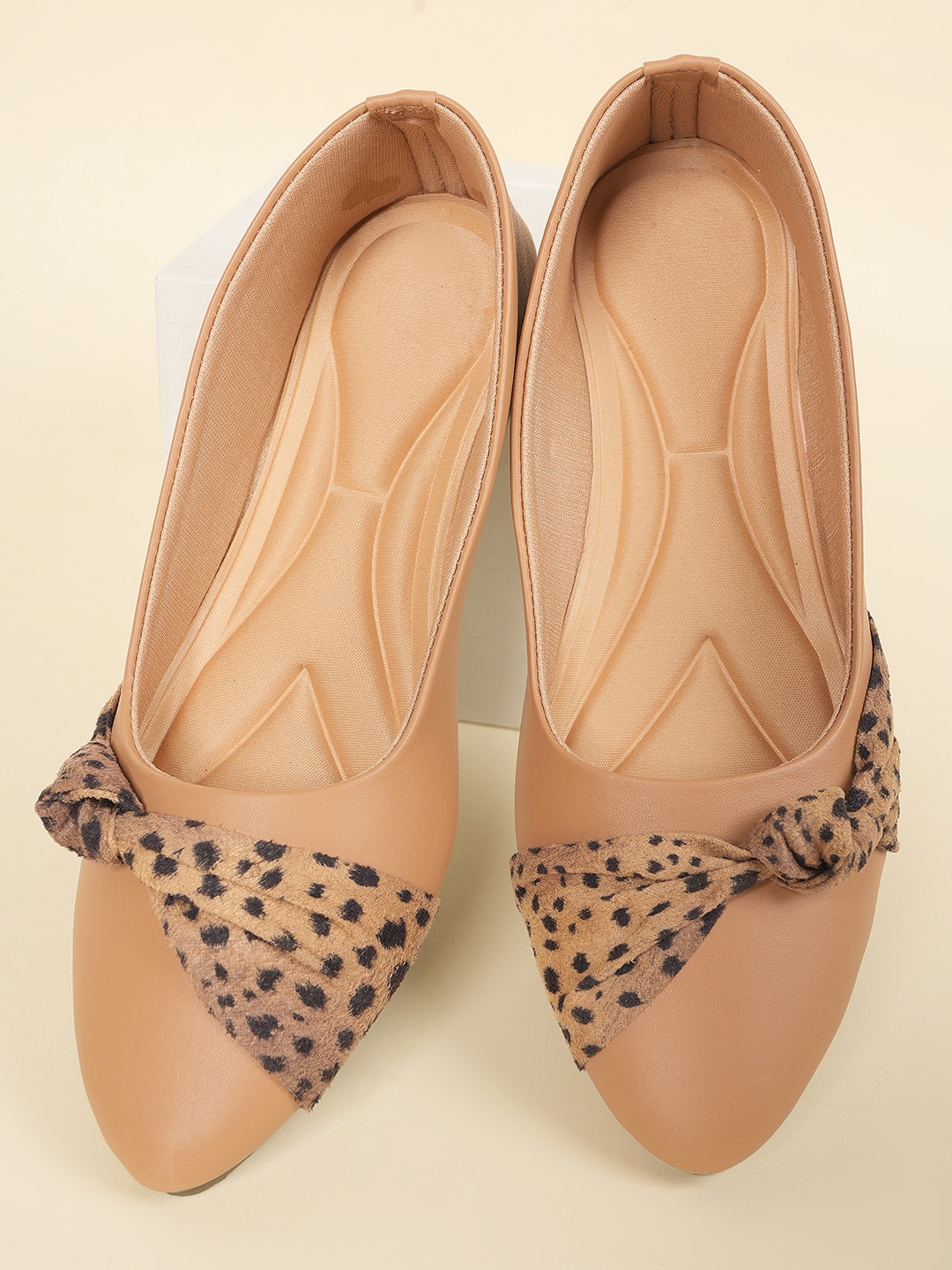 

Style Shoes Pointed Toe Ballerinas With Bows, Beige