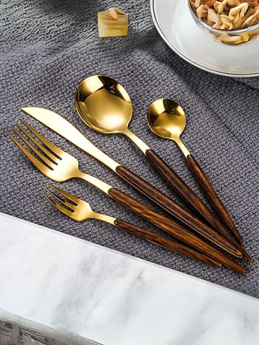 

YELONA Gold Toned & Brown 20 Pieces Cutlery With Wooden Handle