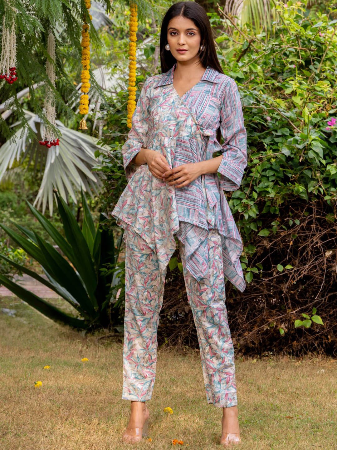 

HOUSE OF JAMOTI Floral Printed Shirt Collar Top With Trousers, Blue