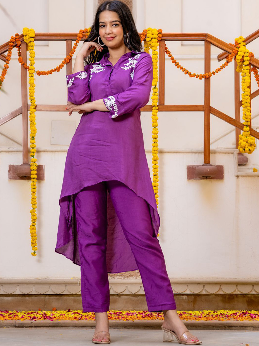 

HOUSE OF JAMOTI Floral Embroidered Regular Kurta with Trousers, Purple