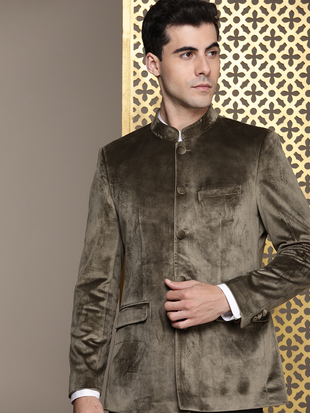 

House of Pataudi Jashn Mandarin Collar Bandhgala Velvet Finish Blazer, Olive