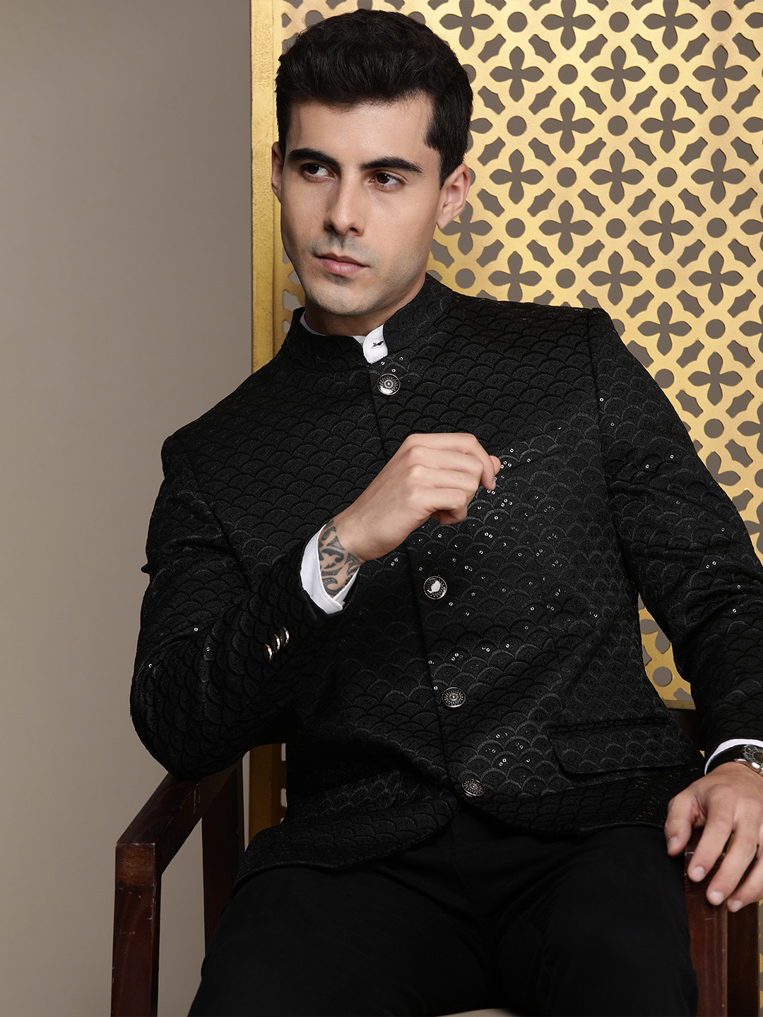 

House of Pataudi Self Design Sequinned Mandarin Collar Bandhgala Jashn Blazers, Black