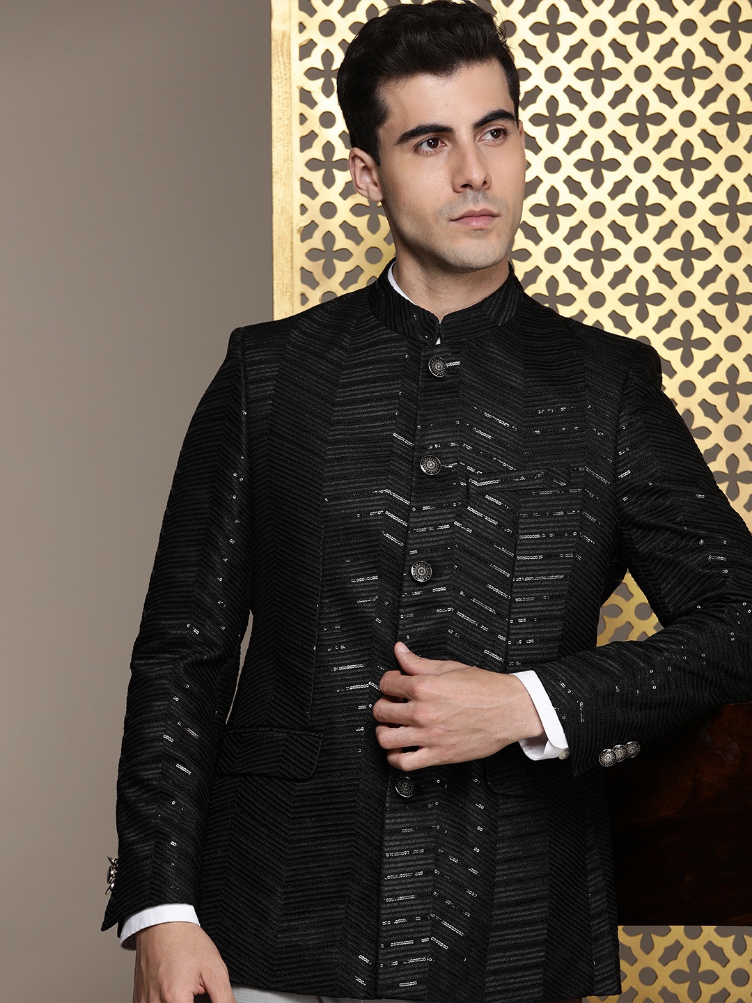 

House of Pataudi Men Sequinned Jashn Bandhgala Blazer, Black