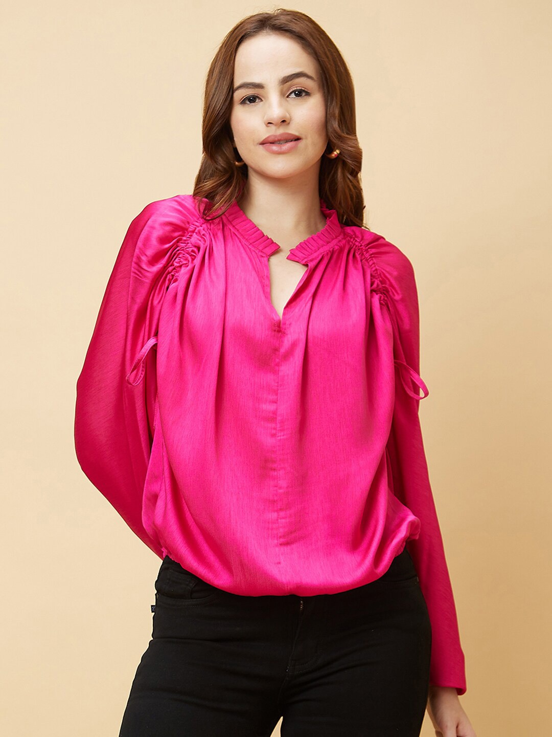 

Globus Pink Mandarin Collar Puff Sleeves Regular Top