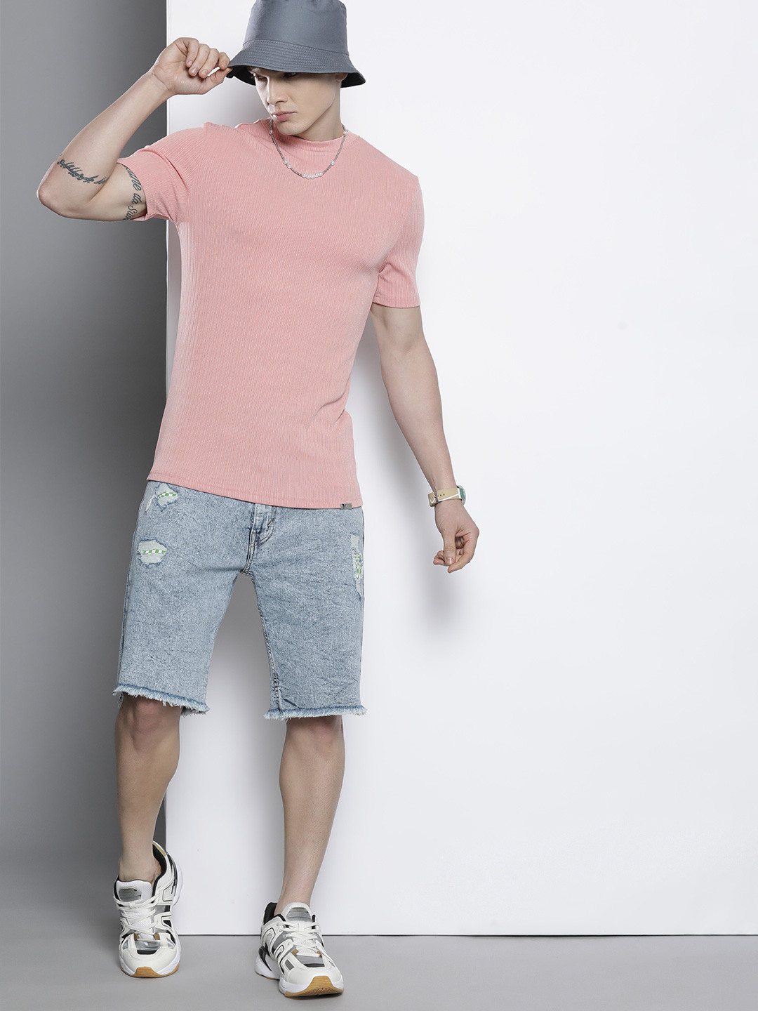 

boohooMAN Ribbed T-shirt, Pink