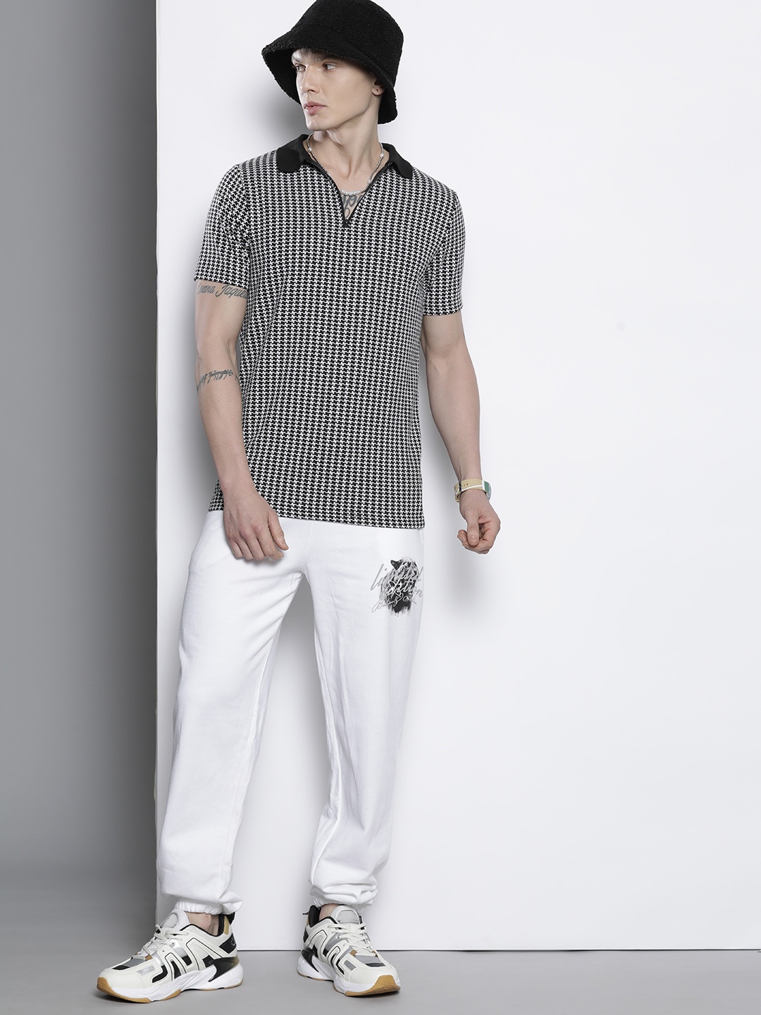 

boohooMAN Houndstooth Printed Polo Collar Slim Fit T-shirt, Black