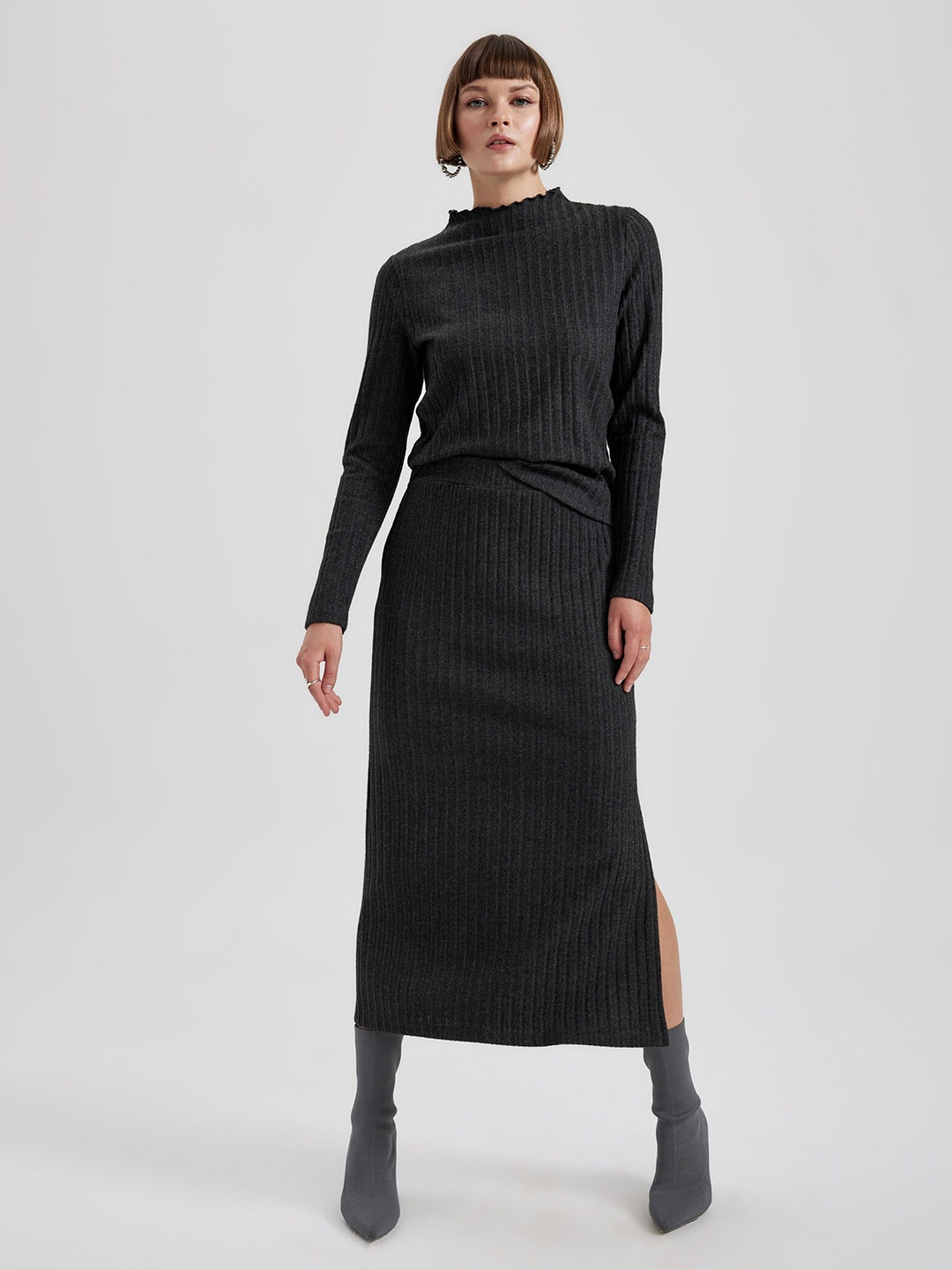 

DeFacto High Neck Ribbed T-Shirt, Black