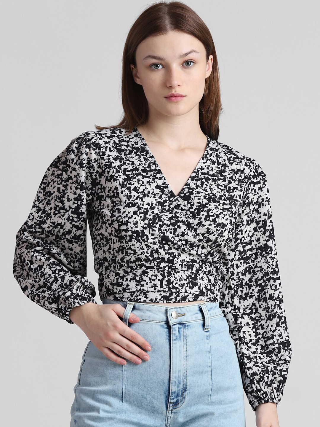 

ONLY Floral Print Puff Sleeve Cotton Shirt Style Crop Top, White