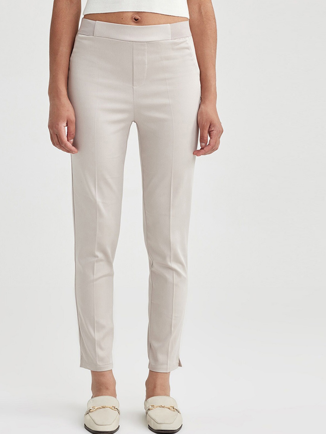 

DeFacto Women Mid-Rise Cotton Trousers, Beige