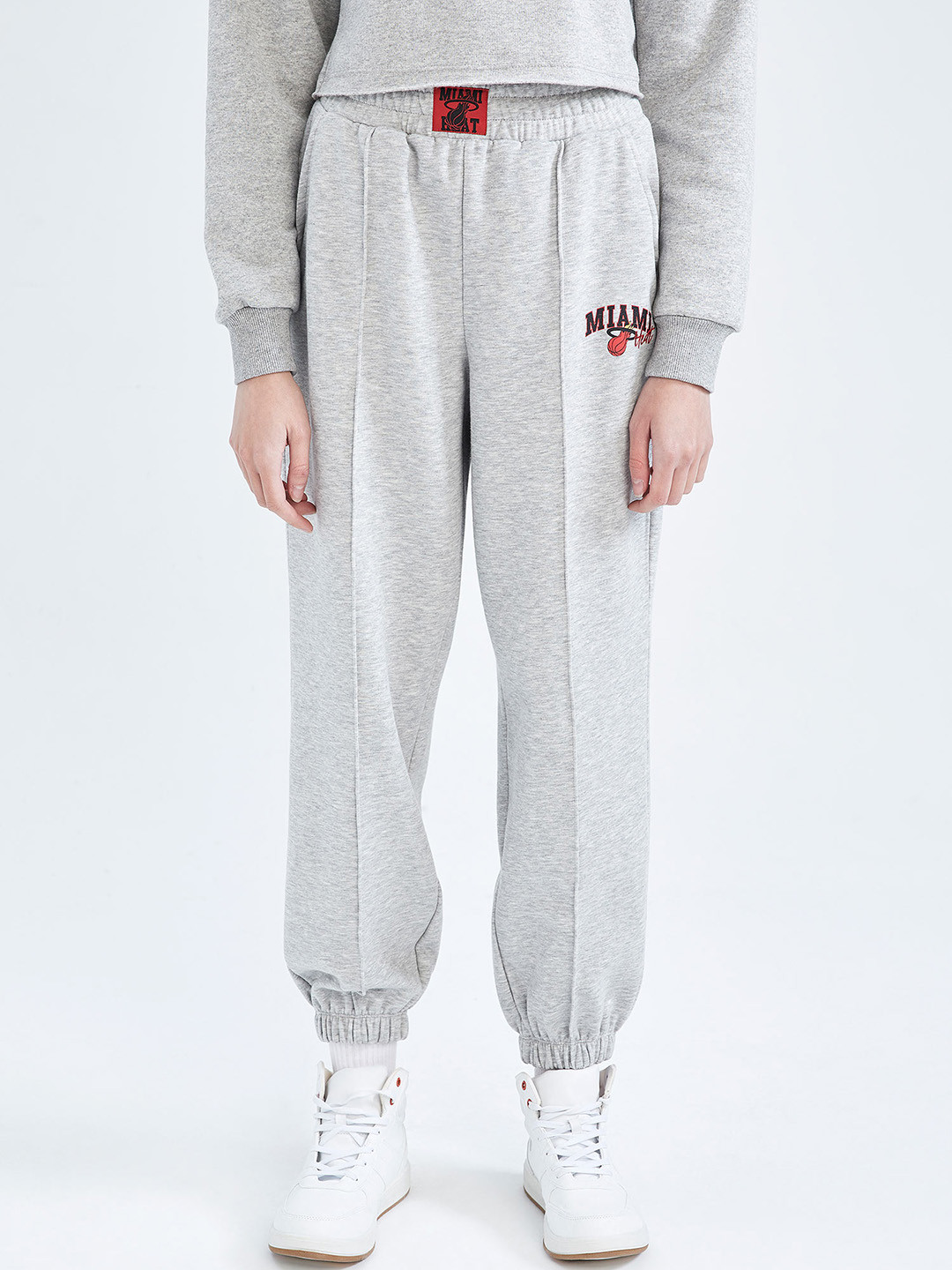

DeFacto Women Mid-Rise Printed Regular Fit Joggers, Grey melange