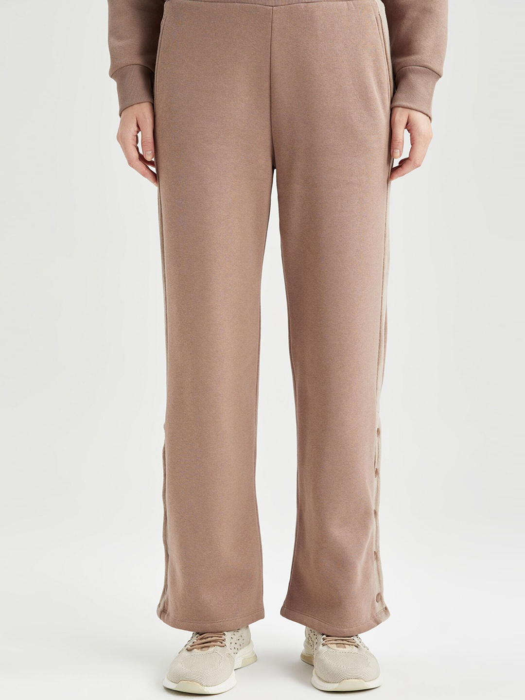 

DeFacto Women Regular Fit Mid-Rise Parallel Trousers, Brown