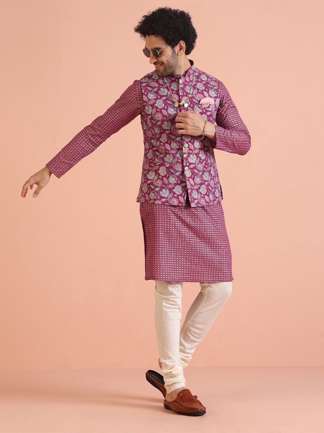 

KISAH Men Abstract Printed Regular Fit Kurta Jacket Churidar Set, Pink