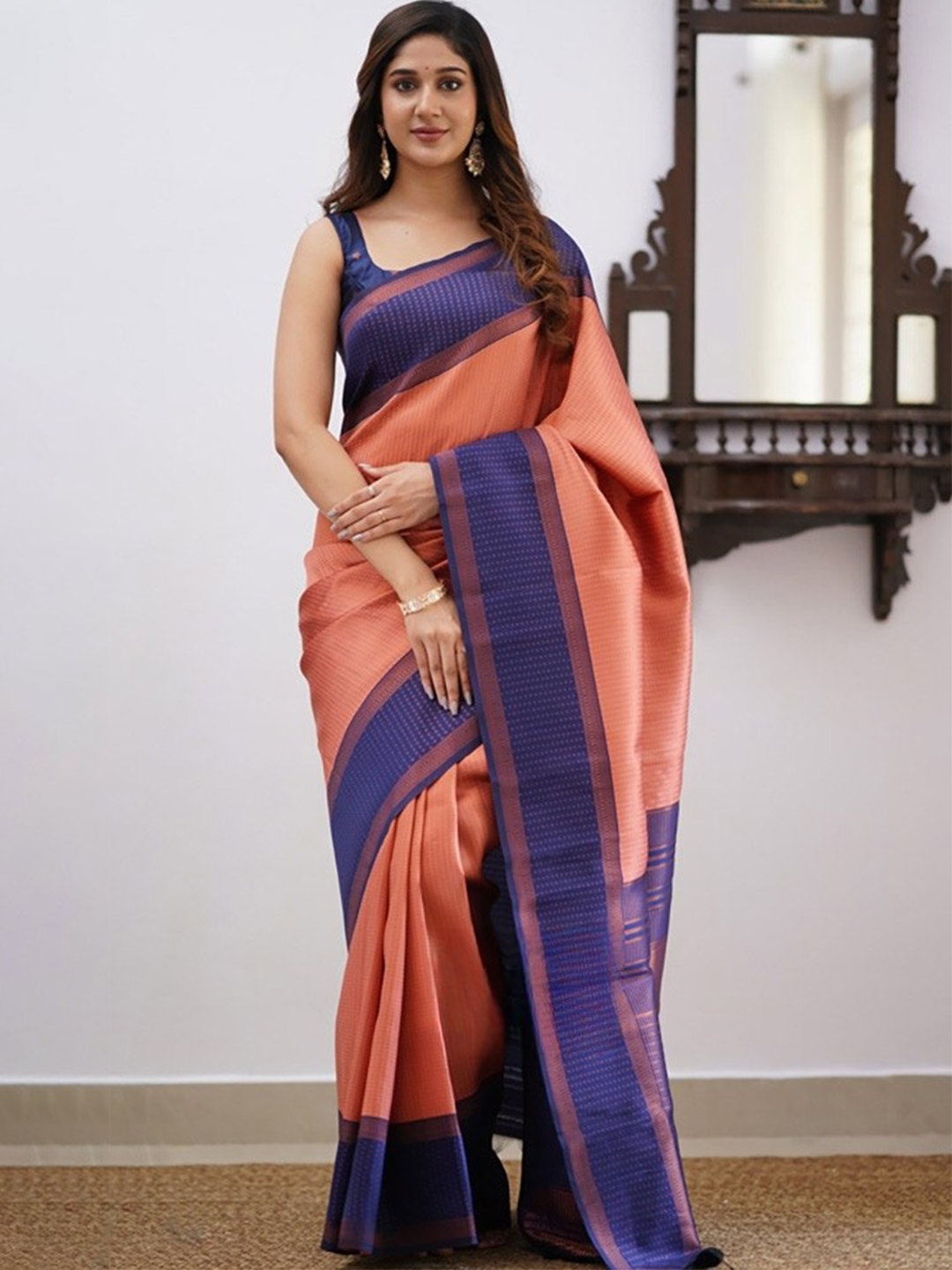 

SHIJILA Checked Woven Design Zari Kanjeevaram Saree, Peach