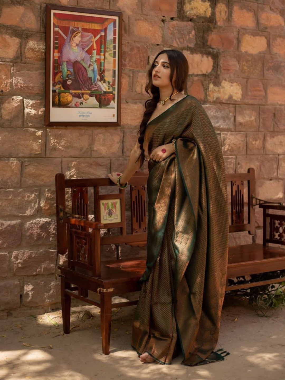 

SHIJILA Ethnic Motifs Woven Design Zari Kanjeevaram Saree, Green
