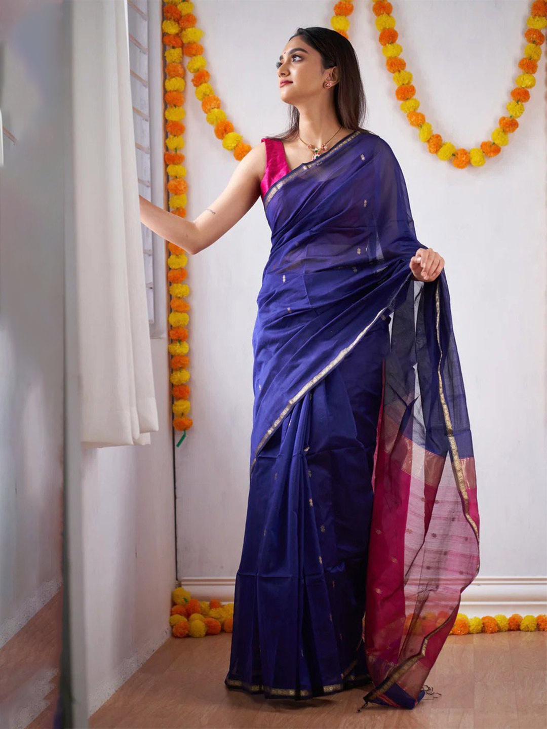 

SHIJILA Floral Woven Design Zari Kanjeevaram Saree, Blue