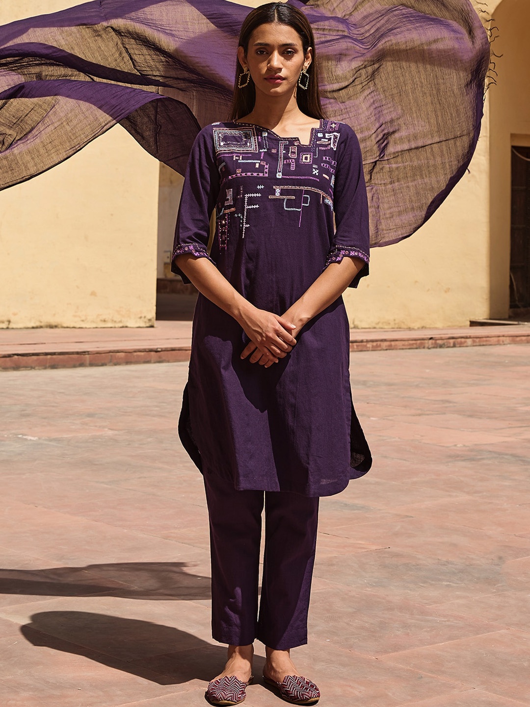 

OKHAI Geometric Embroidered Mirror and Beadwork Pure Cotton Kurta & Trousers With Dupatta, Purple