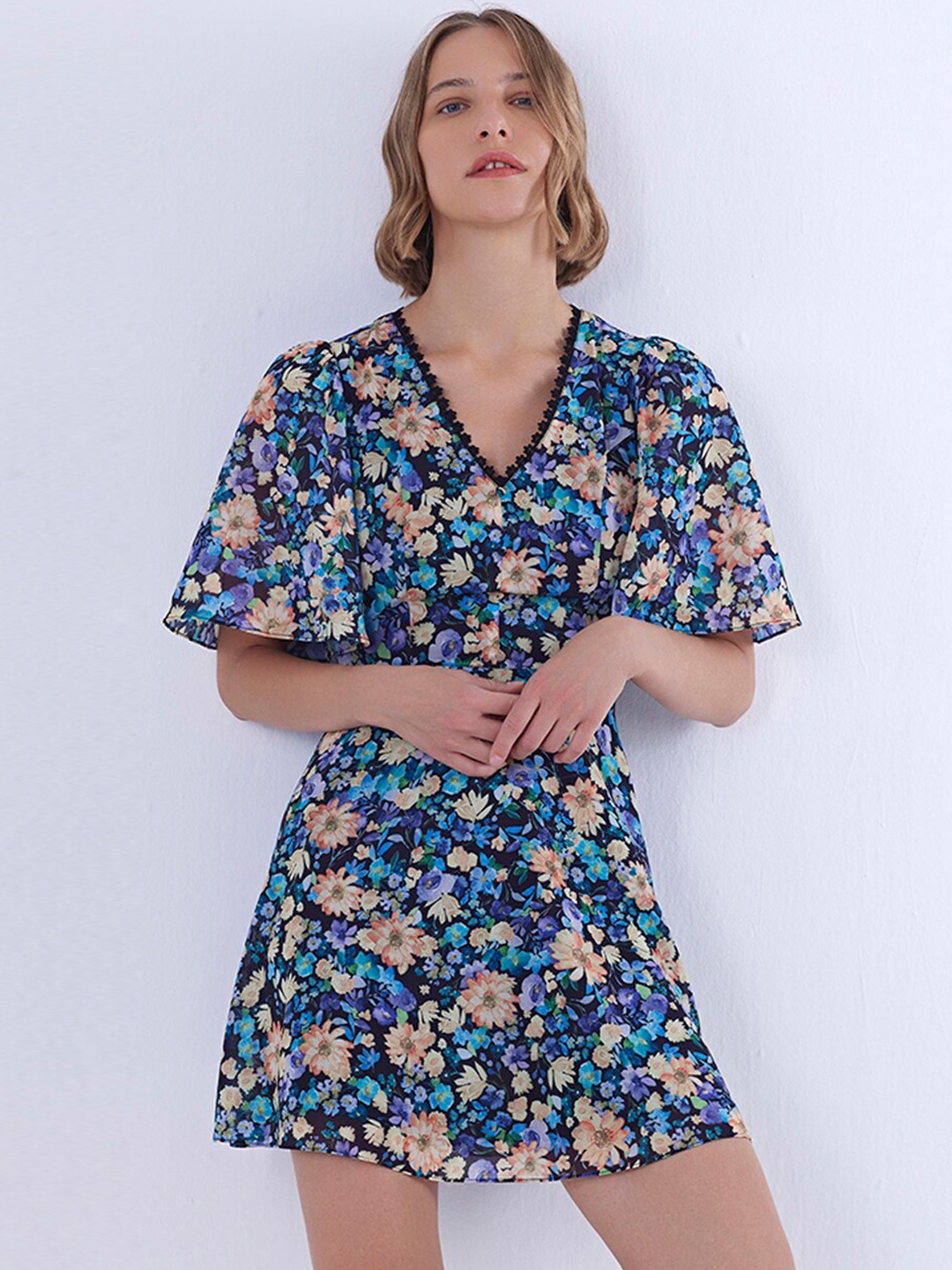 

COVER STORY Floral Printed Flared Sleeve Georgette Fit & Flare Dress, Black