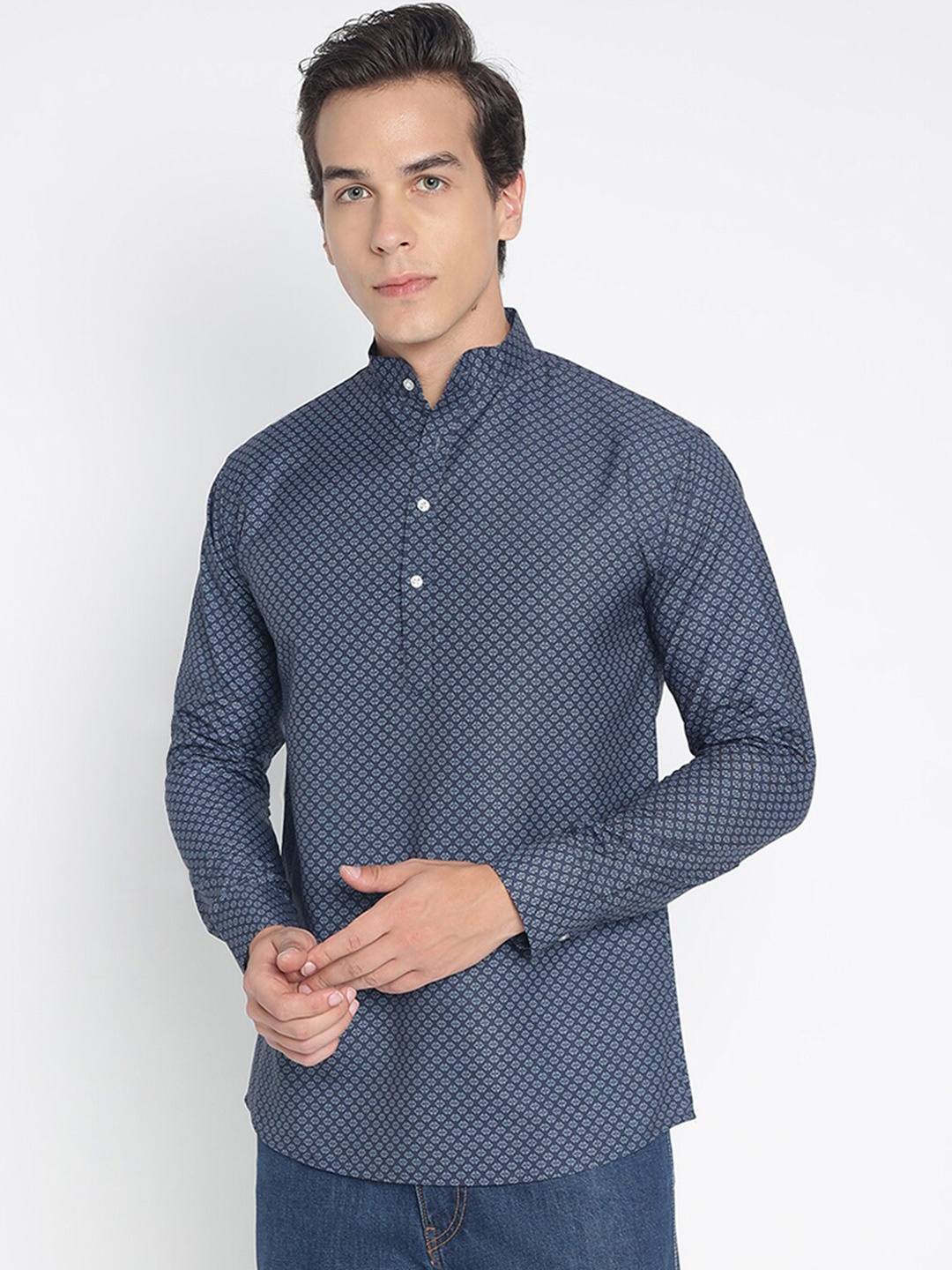 

COLORWINGS Ethnic Motifs Printed Band Collar Straight Kurta, Black