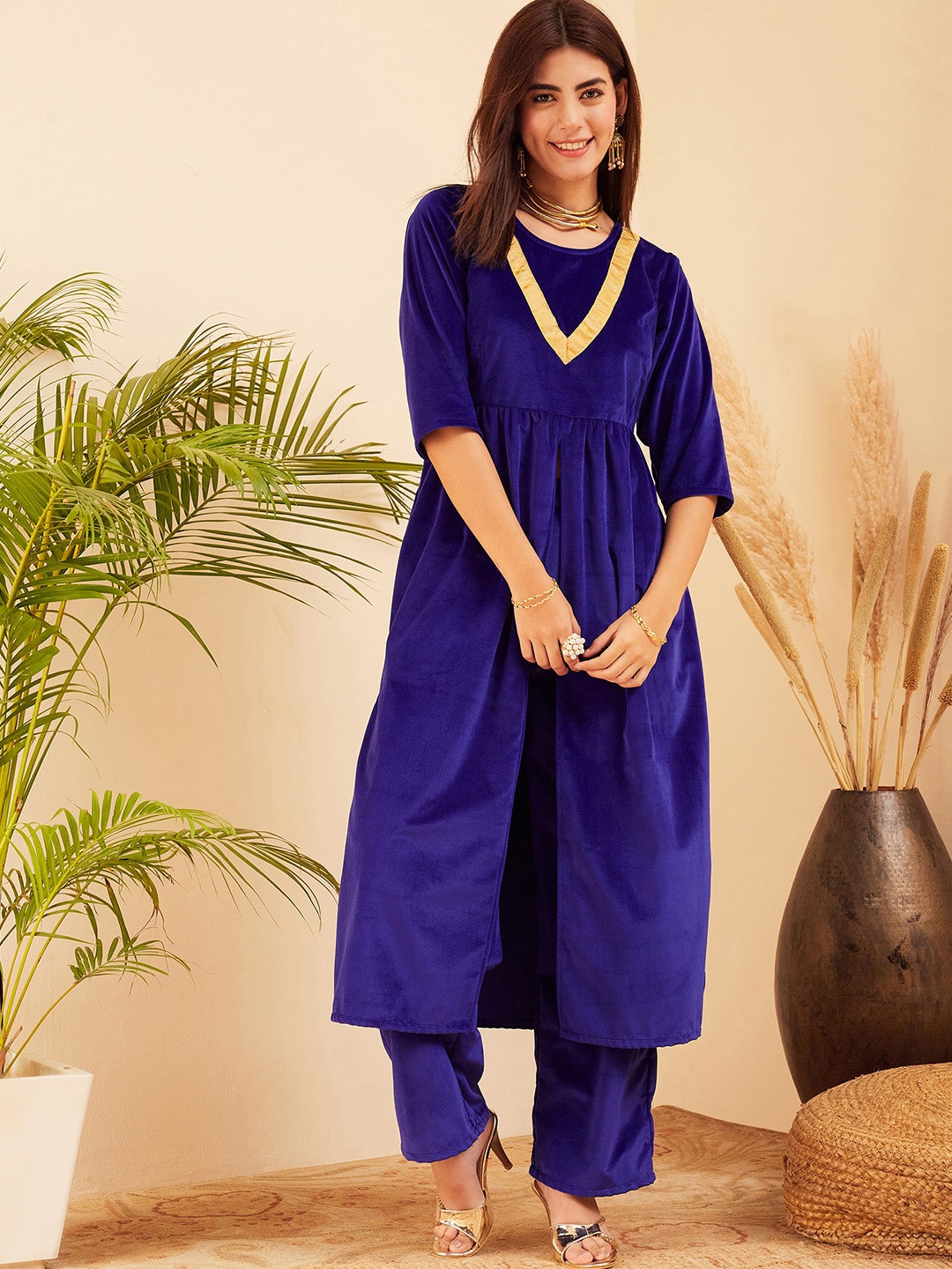 

Sangria Multiple Slits Velvet A-Line Kurta With Palazzo, Blue