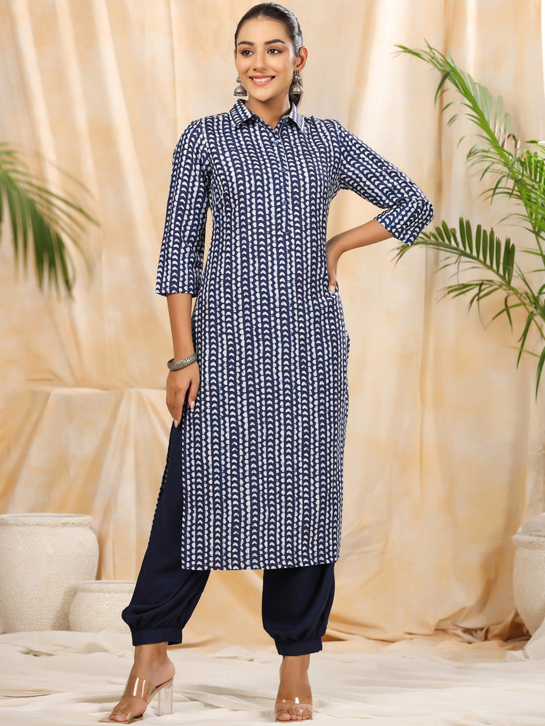 

Anubhutee Ethnic Motifs Printed Shirt Collar Kurta, Blue